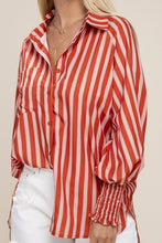 Load image into Gallery viewer, Pleated button down shirt
